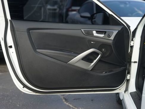 Used 2016 Hyundai Veloster Turbo FWD image 28