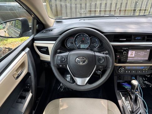 Used 2014 Toyota Corolla LE FWD image 16