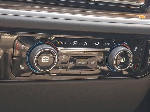 Used 2022 Chevrolet Silverado 1500 LT image 14