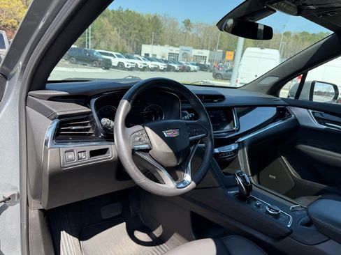 Used 2024 Cadillac XT6 Premium Luxury FWD image 15