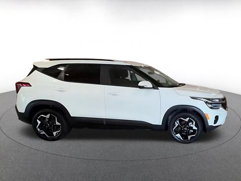 Used 2025 Kia Seltos S FWD image 14