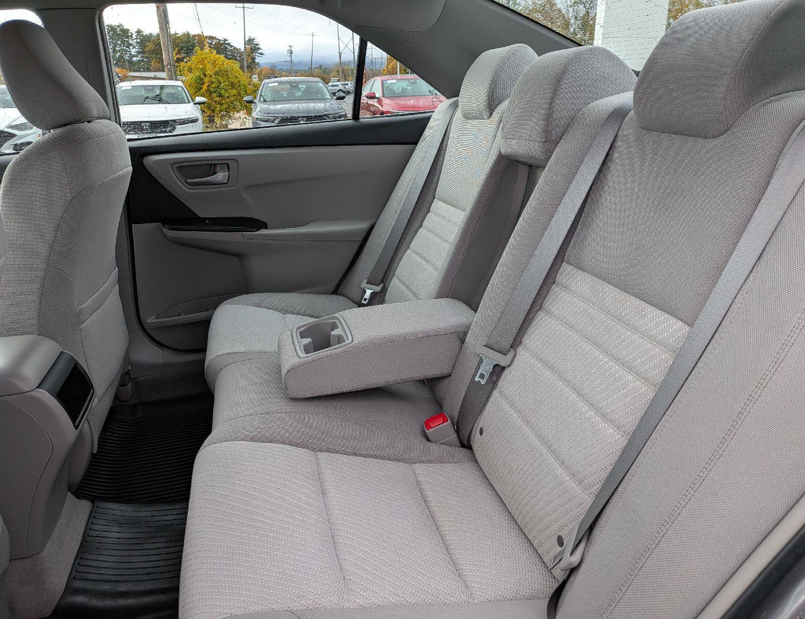 Used 2016 Toyota Camry LE FWD image 22