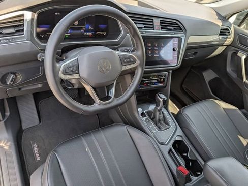 Used 2022 Volkswagen Tiguan SE image 4
