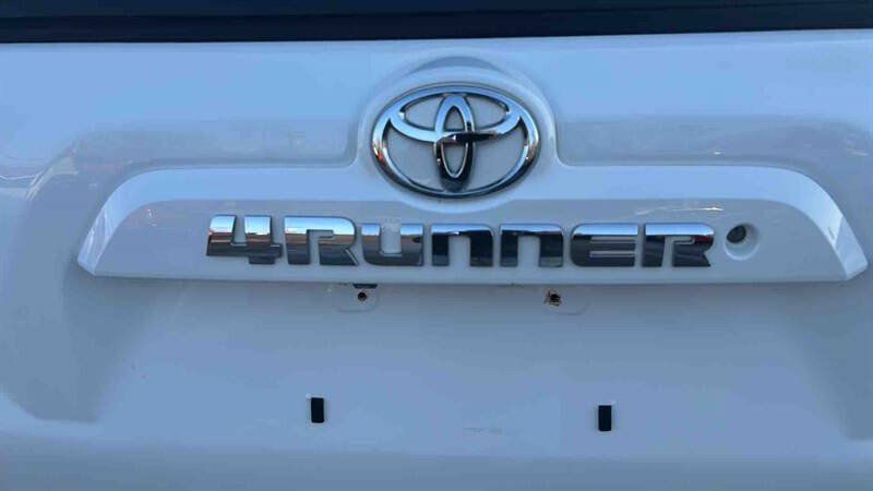 Used 2018 Toyota 4Runner SR5 AWD/4WD image 12
