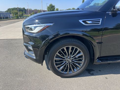 Used 2023 INFINITI QX80 Sensory w/ Cargo Package AWD/4WD image 12