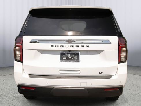 Used 2022 Chevrolet Suburban LT w/ LT Signature Plus Package AWD/4WD image 25