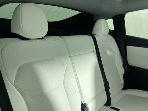 Used 2026 Tesla Model Y 2WD image 28