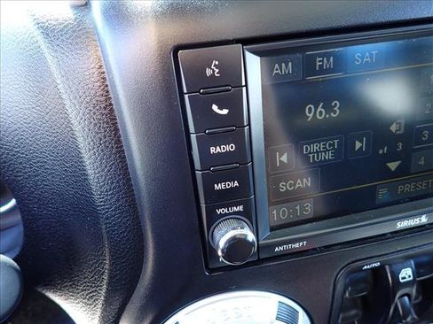 Used 2015 Jeep Wrangler Unlimited Sahara w/ Connectivity Group AWD/4WD image 25