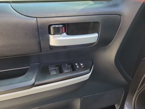 Used 2019 Toyota Tundra SR5 w/ SR5 Upgrade Package RWD image 11