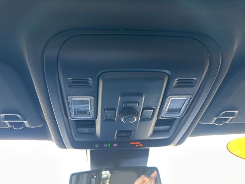 Used 2025 Chevrolet Suburban LT w/ Comfort Package image 8