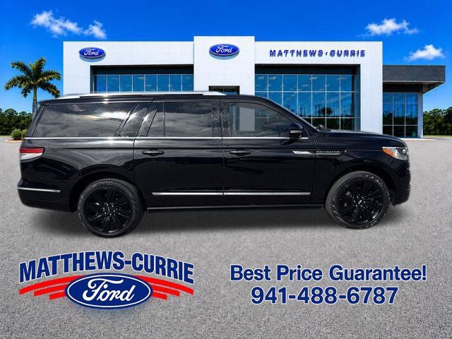 Used 2024 Lincoln Navigator L Reserve AWD/4WD image 3