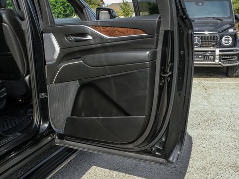 Used 2021 Cadillac Escalade ESV Premium Luxury Platinum AWD/4WD image 57