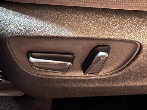 Certified 2023 Toyota Highlander LE image 12