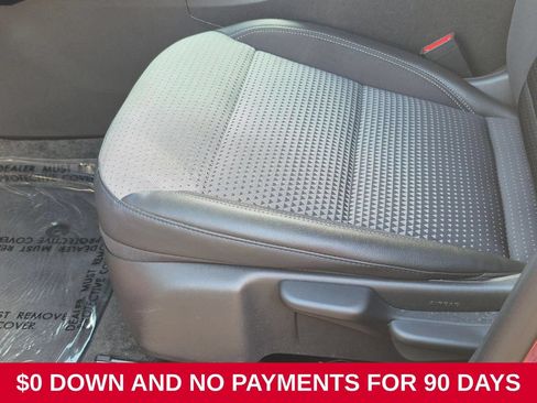 Used 2025 Chevrolet Trax LT w/ LT Convenience Package FWD image 15