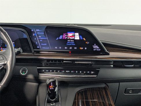 Used 2023 Cadillac Escalade ESV Premium Luxury image 38