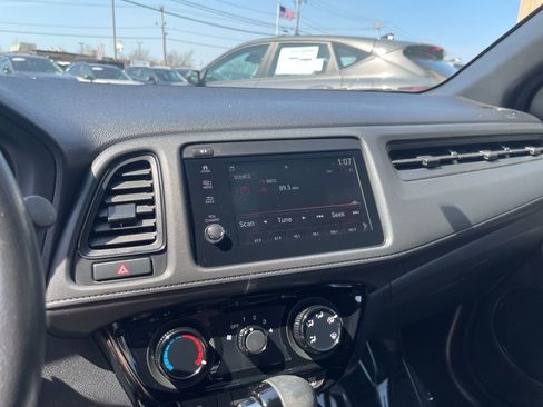 Used 2019 Honda HR-V Sport image 19