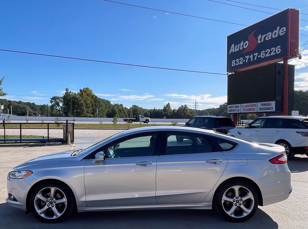 Used 2014 Ford Fusion SE FWD image 5