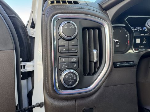 Used 2021 GMC Sierra 2500 Denali w/ Denali Ultimate Package image 13