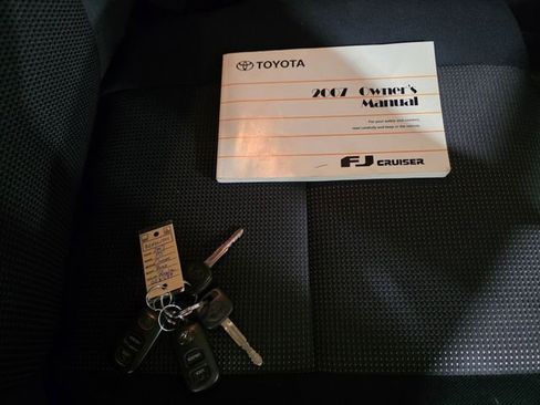 Used 2007 Toyota FJ Cruiser 4WD image 9