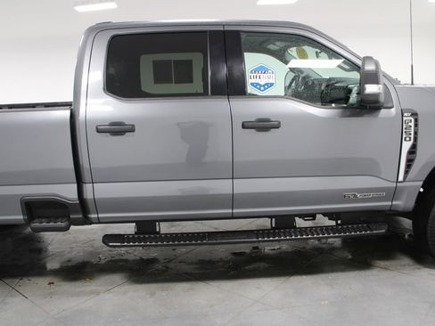Used 2024 Ford F250 XLT image 11
