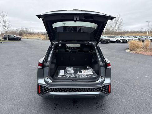 New 2026 Volkswagen Tiguan SE R-Line AWD/4WD image 23