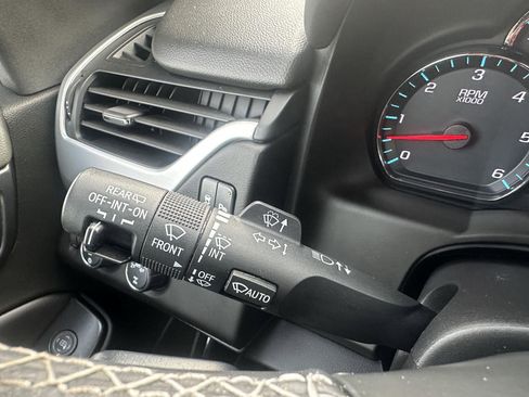 Used 2019 GMC Yukon SLE w/ SLE Value Package image 19