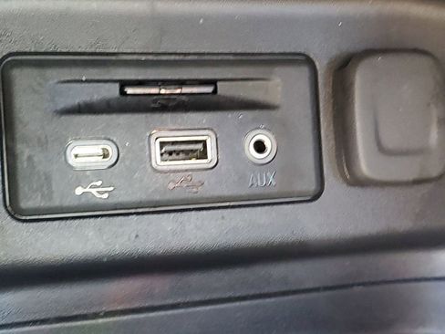 Used 2023 Chevrolet Equinox RS image 32