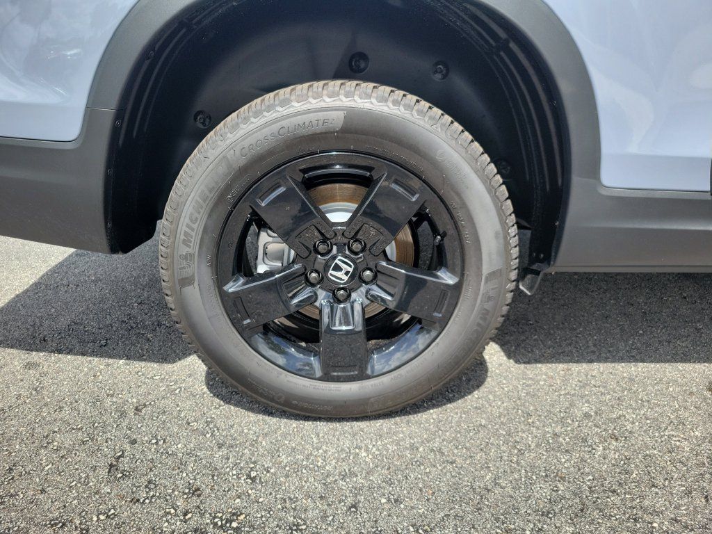 Certified 2026 Honda Ridgeline Black Edition image 6
