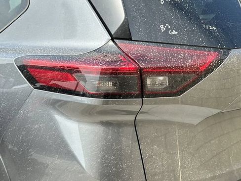 Used 2025 Nissan Rogue SV AWD/4WD image 13