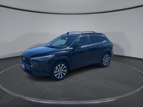 Certified 2022 Toyota Corolla Cross XLE w/ Black Badges Package (TMS) image 4