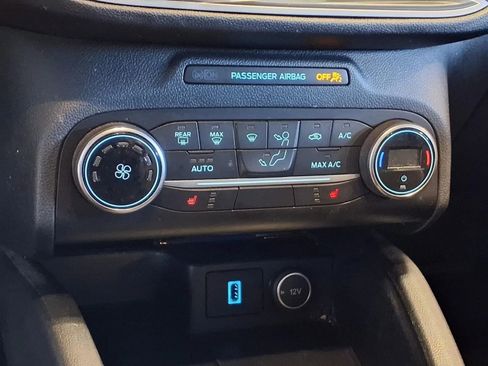 Used 2020 Ford Escape SE image 21