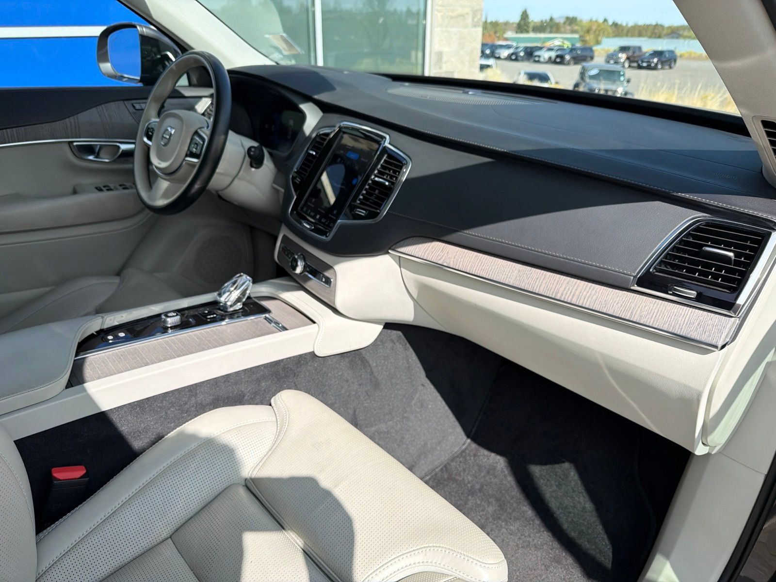 Used 2023 Volvo XC90 B6 Ultimate w/ Protection Package Premier AWD/4WD image 29