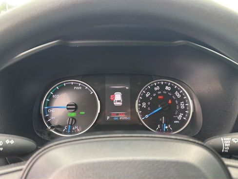 Used 2021 Toyota RAV4 XLE AWD/4WD image 22