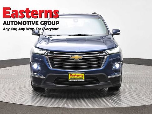 Used 2023 Chevrolet Traverse LT AWD/4WD image 2