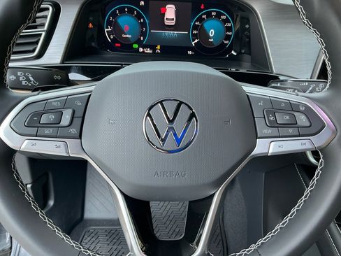 New 2026 Volkswagen Atlas Cross Sport SE image 18