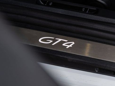 Certified 2020 Porsche 718 Cayman GT4 RWD image 30