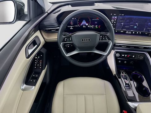 Used 2025 Audi Q5 Premium Plus w/ Premium Plus AWD/4WD image 10