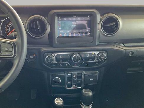 Used 2023 Jeep Gladiator Sport AWD/4WD image 9