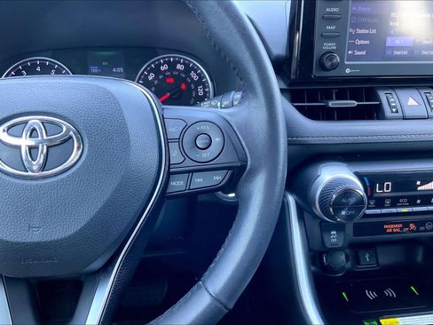 Used 2021 Toyota RAV4 XLE Premium FWD image 25
