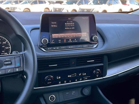 Certified 2023 Nissan Rogue SV image 7