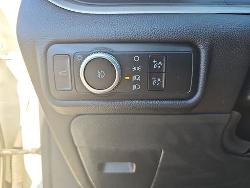 Used 2022 Ford Explorer XLT w/ Equipment Group 202A image 33