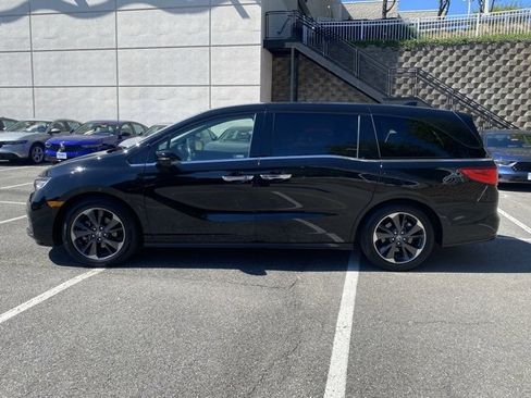 Used 2022 Honda Odyssey Elite image 2
