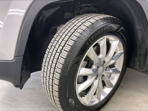 Used 2017 Jeep Cherokee Limited w/ Luxury Group image 34