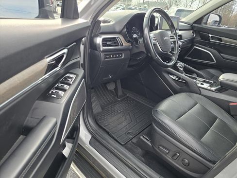Used 2022 Kia Telluride EX w/ EX Premium Package image 9
