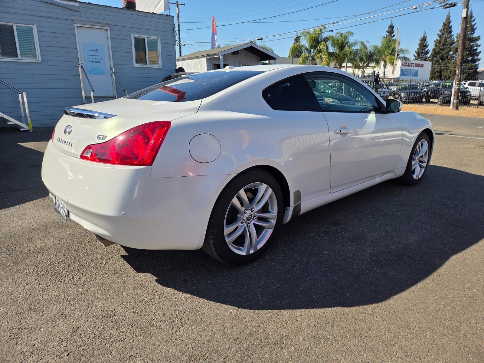 Used 2010 INFINITI G37 Journey w/ Premium Pkg RWD image 4
