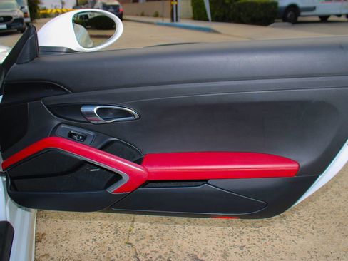 Used 2019 Porsche 718 Boxster RWD image 43