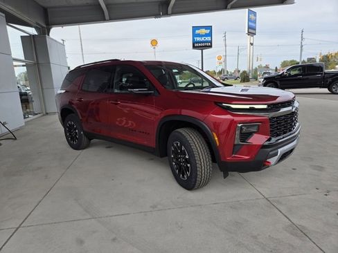 New 2026 Chevrolet Traverse Z71 w/ Enhanced Driving Package image 3