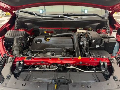 Used 2024 GMC Terrain SLE image 8