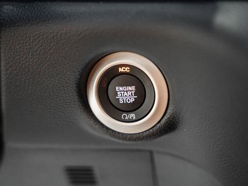 New 2026 Chrysler Pacifica Pinnacle image 25