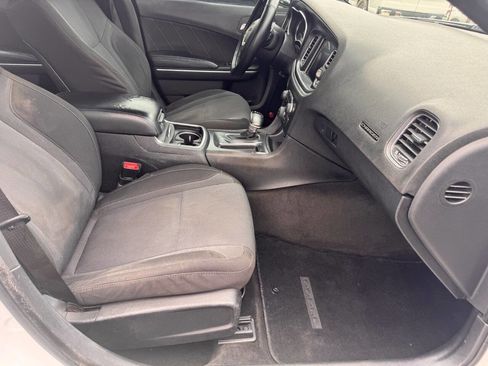 Used 2015 Dodge Charger SXT image 5